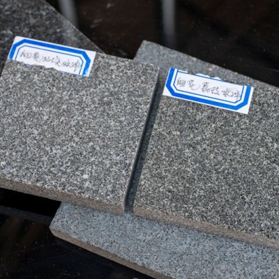 大漠黑火燒面和荔枝面水沖效果對(duì)比